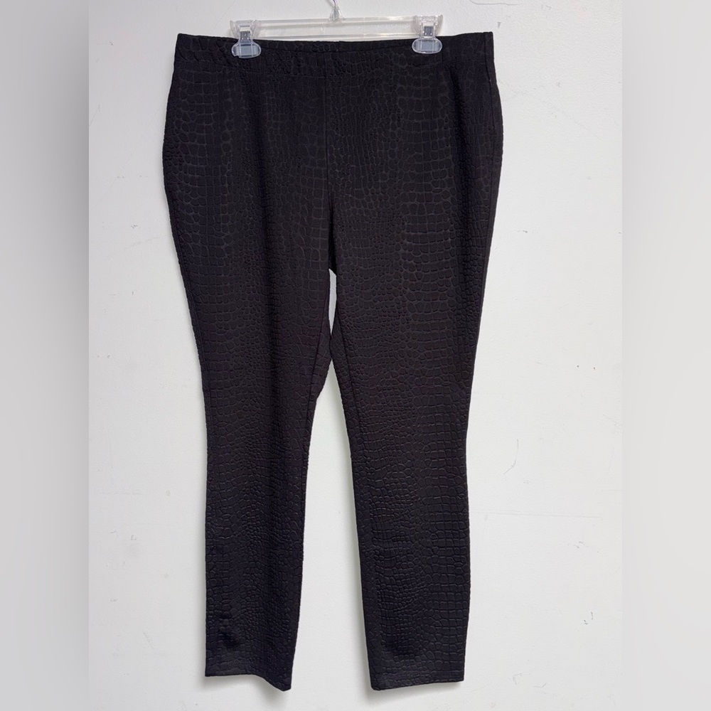 Sioni Textured Black Women's Straight Leg Pants